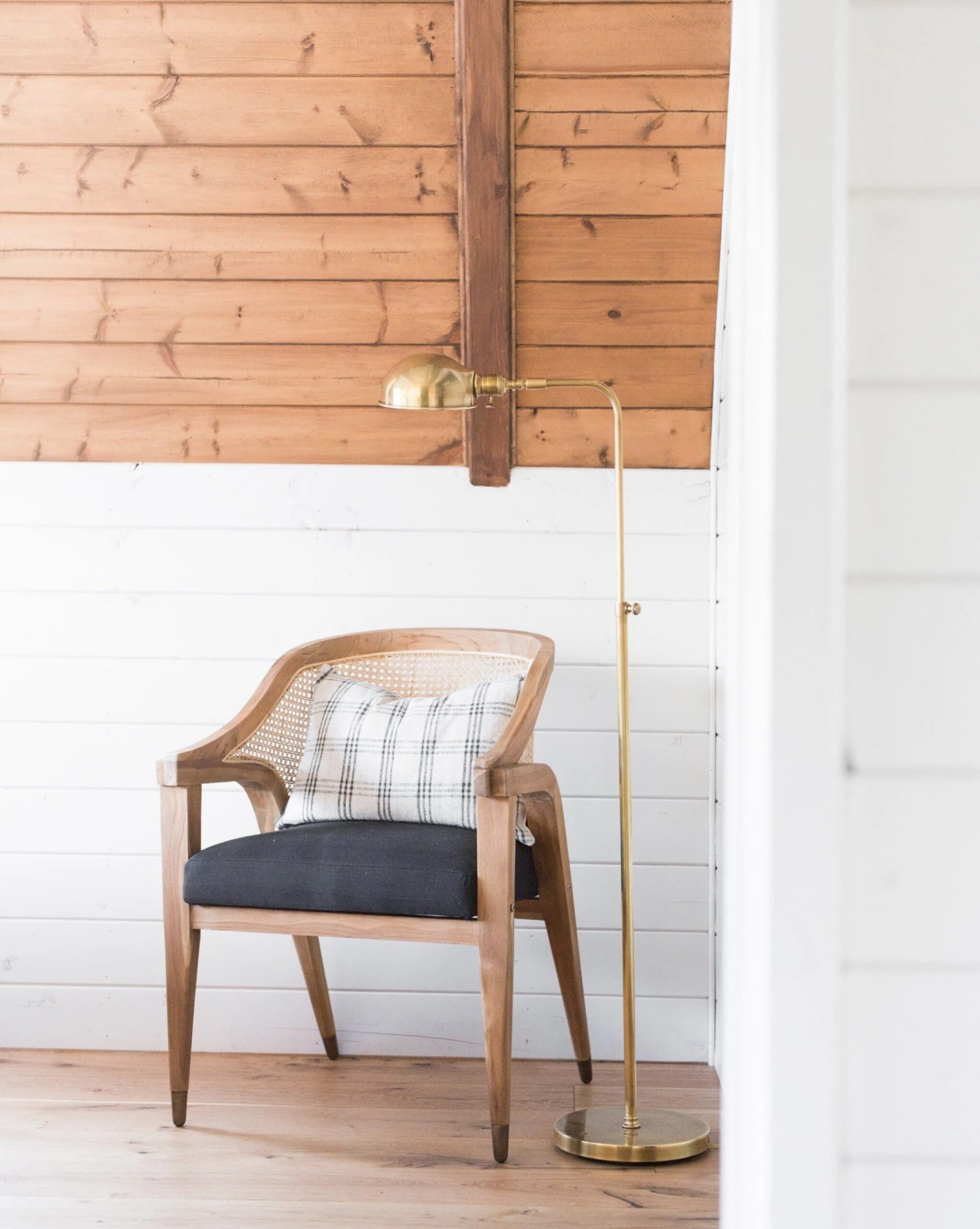 Old Pharmacy Floor Lamp 3 Old Pharmacy Floor Lamp - Image 3